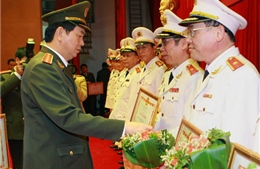 Bộ trưởng Trần Đại Quang chúc mừng các tân Giáo sư CAND